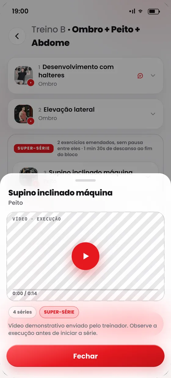 Vídeo de execução do supino inclinado máquina enviado pelo treinador